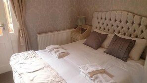 Double Room, Patio (INNACTIVE)
