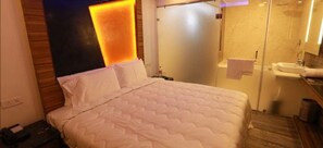 Iron/ironing board, rollaway beds, free WiFi - Hotel M Grand (Chennai)