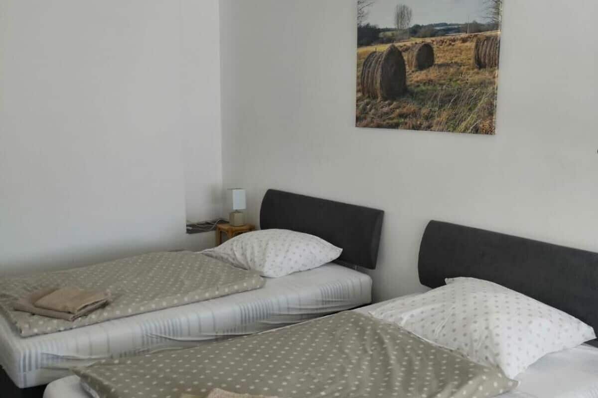 cots/infant beds, free wifi