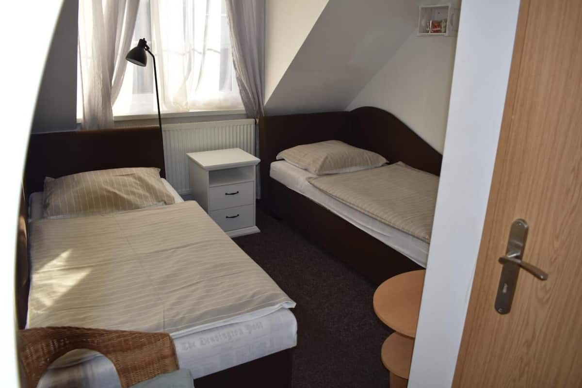 cots/infant beds, free wifi