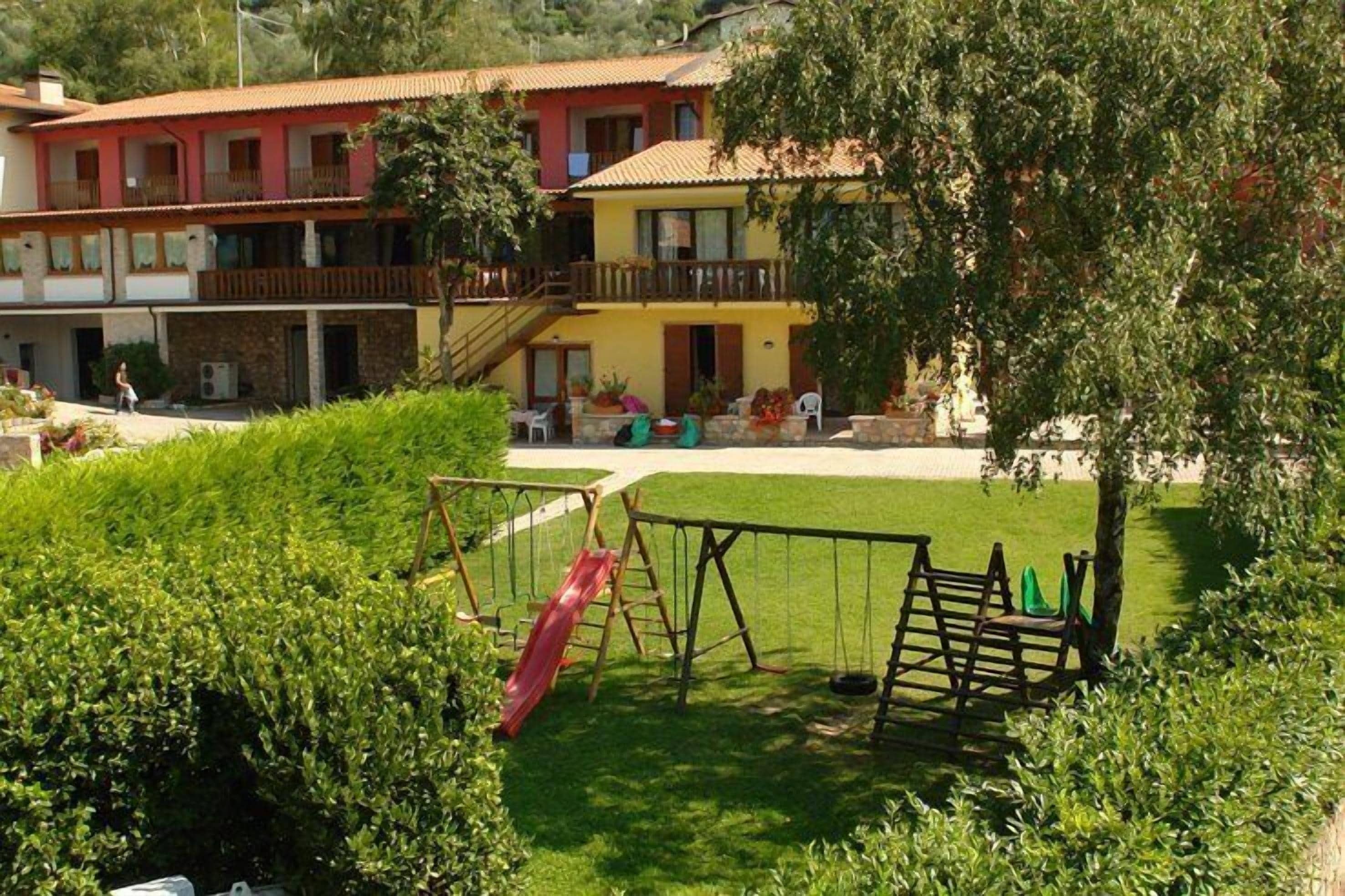 children’s play area – outdoor