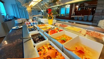 Daily buffet breakfast for a fee