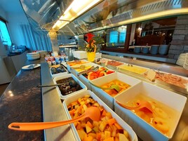 Daily buffet breakfast for a fee