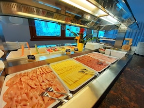 Lunch and dinner served  - Park Hotel Val di Monte (Malcesine)