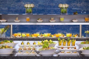 Daily buffet breakfast (AED 110 per person)