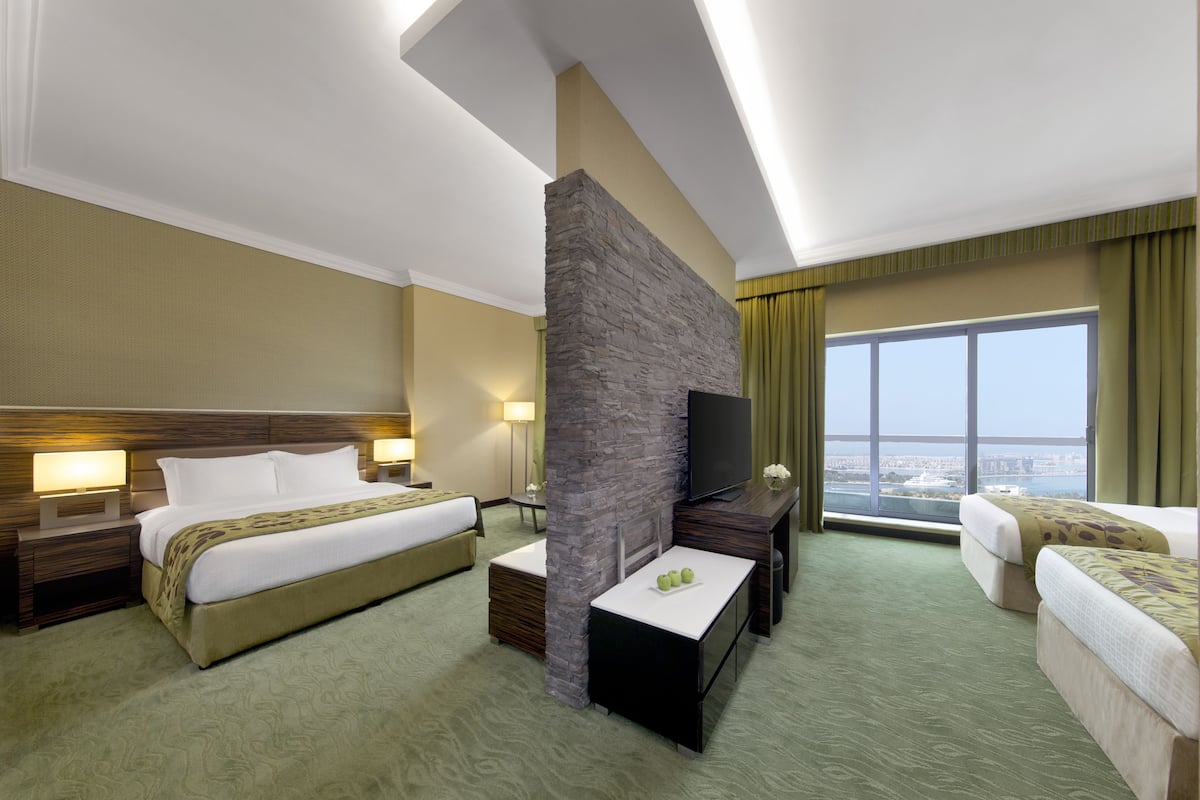 1 bedroom, premium bedding, minibar, in-room safe