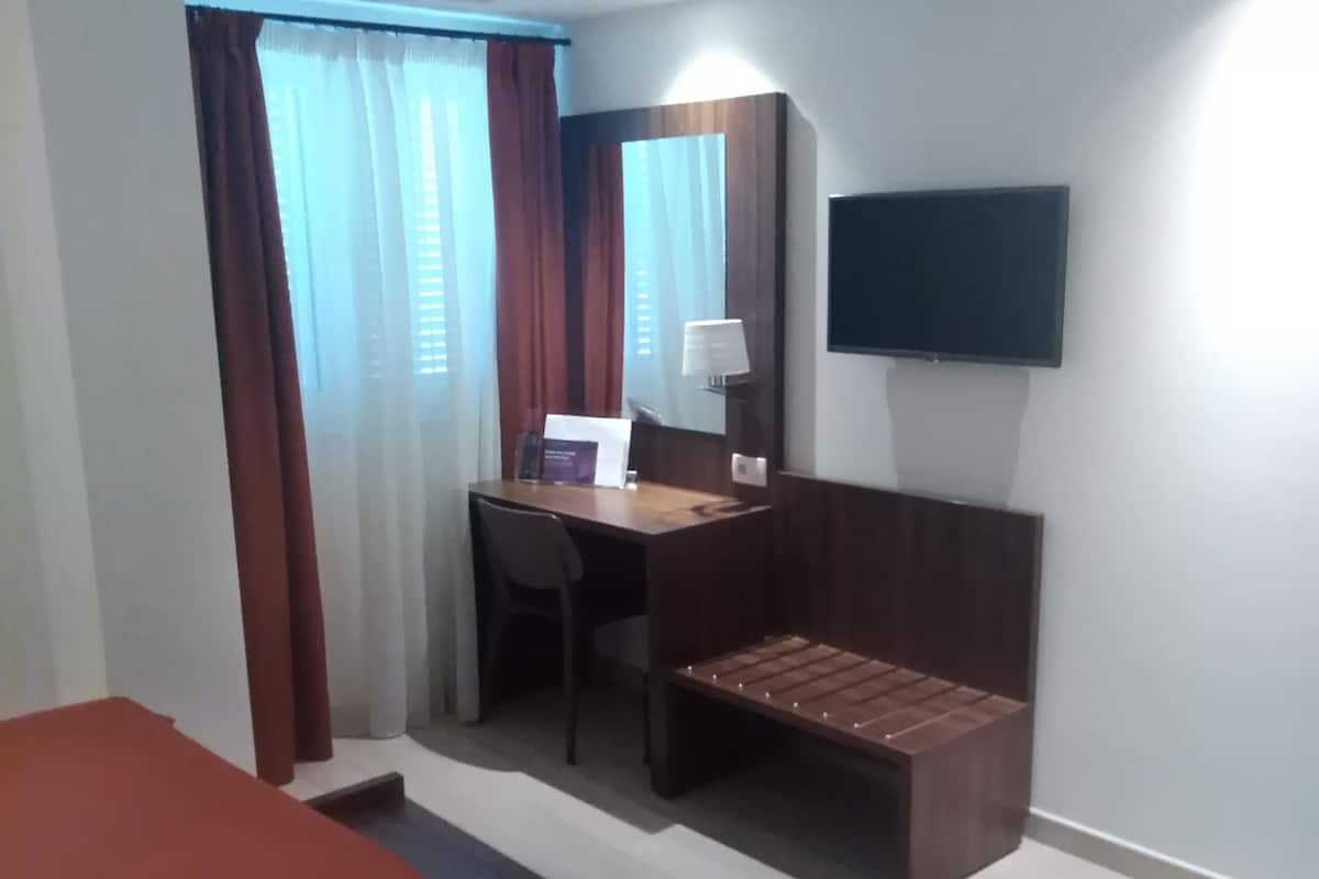 Double Room, Park View | 1 bedroom, premium bedding, in-room safe, desk