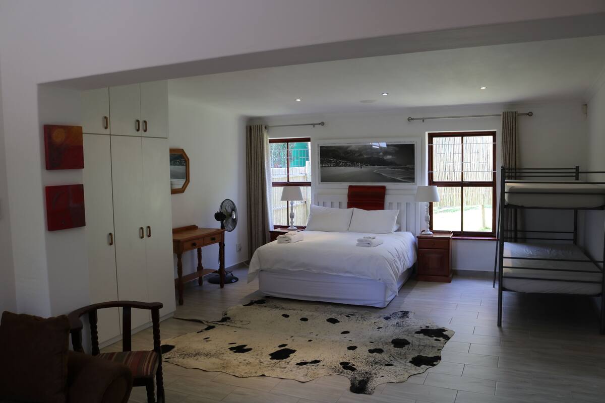 Suite, Kitchenette (Robins Nest)