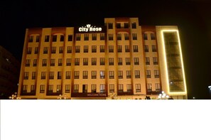 Façade de l’hébergement  – soirée/nuit
