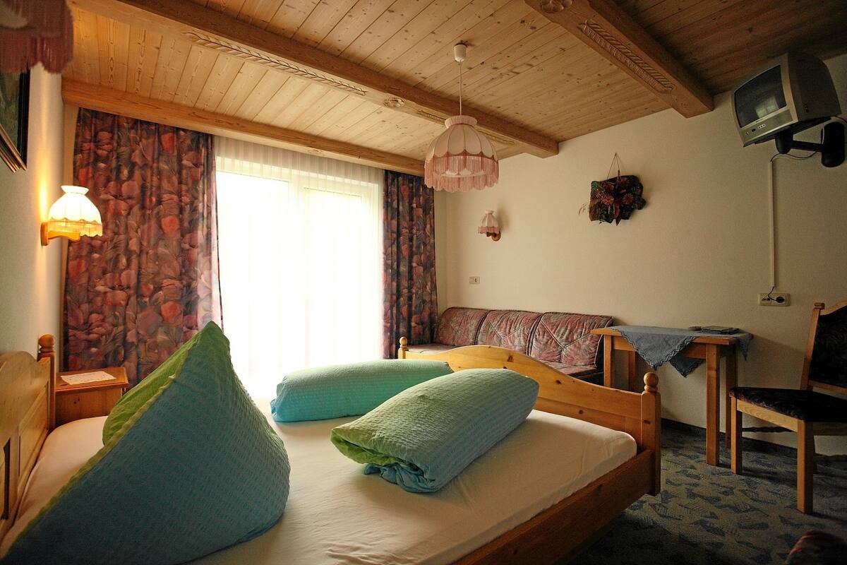 Minibar, desk, free cots/infant beds, rollaway beds