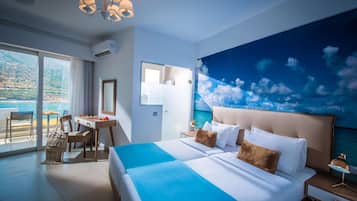 Deluxe-studio, merinÀköala | 1 makuuhuone, tallelokero huoneessa, ÀÀnieristys, silitysrauta/-lauta