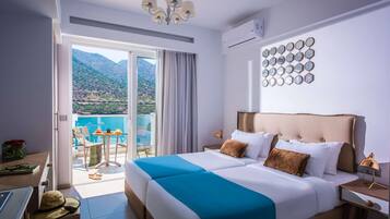 Deluxe Studio, Sea View | In-room safe, soundproofing, iron/ironing board, bed sheets