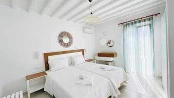 Double or Twin Room | In-room safe, soundproofing, iron/ironing board, free cribs/infant beds