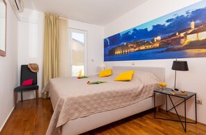 Two-Bedroom Apartment with Balcony and Sea View | 1 bedroom, in-room safe, individually decorated, individually furnished - Villa Erna (Dubrovnik)