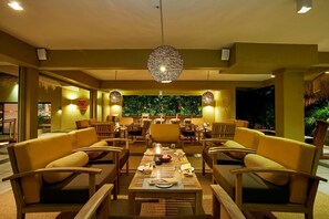 Lobby - Ekho Safari Tissa Hotel (Thissamaharama)