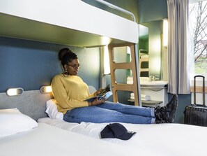 Chambre Triple, 3 lits une place
