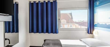 Habitación doble | Escritorio, insonorización, wifi gratis y ropa de cama