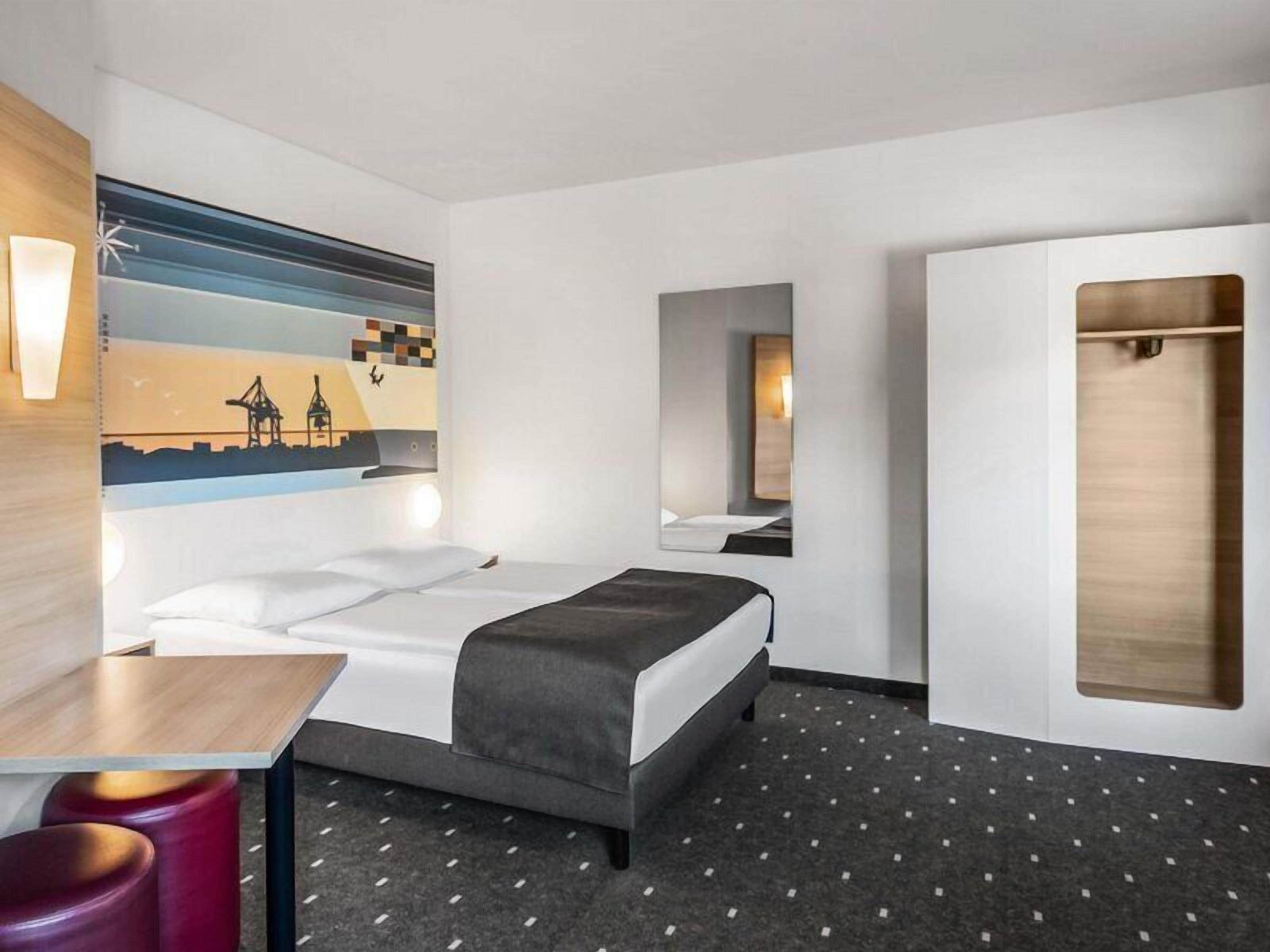 Double Room | Desk, soundproofing, free WiFi, bed sheets