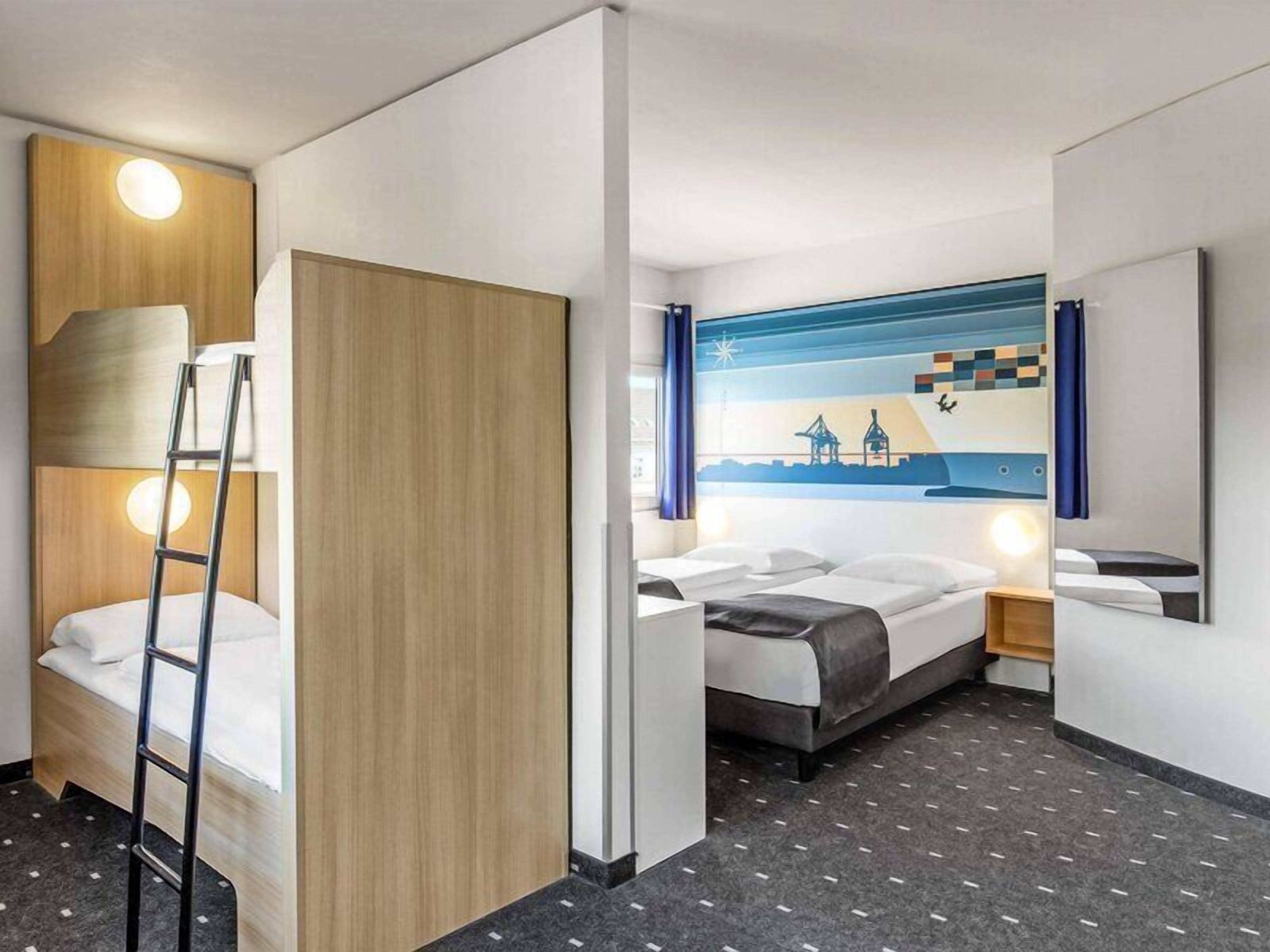 Familien-Vierbettzimmer | Schreibtisch, schallisolierte Zimmer, kostenloses WLAN, Bettwäsche
