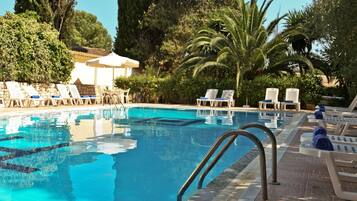 Outdoor pool, open 10:00 AM to 7:30 PM, pool umbrellas, sun loungers