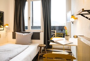 Single Room, Mountain View