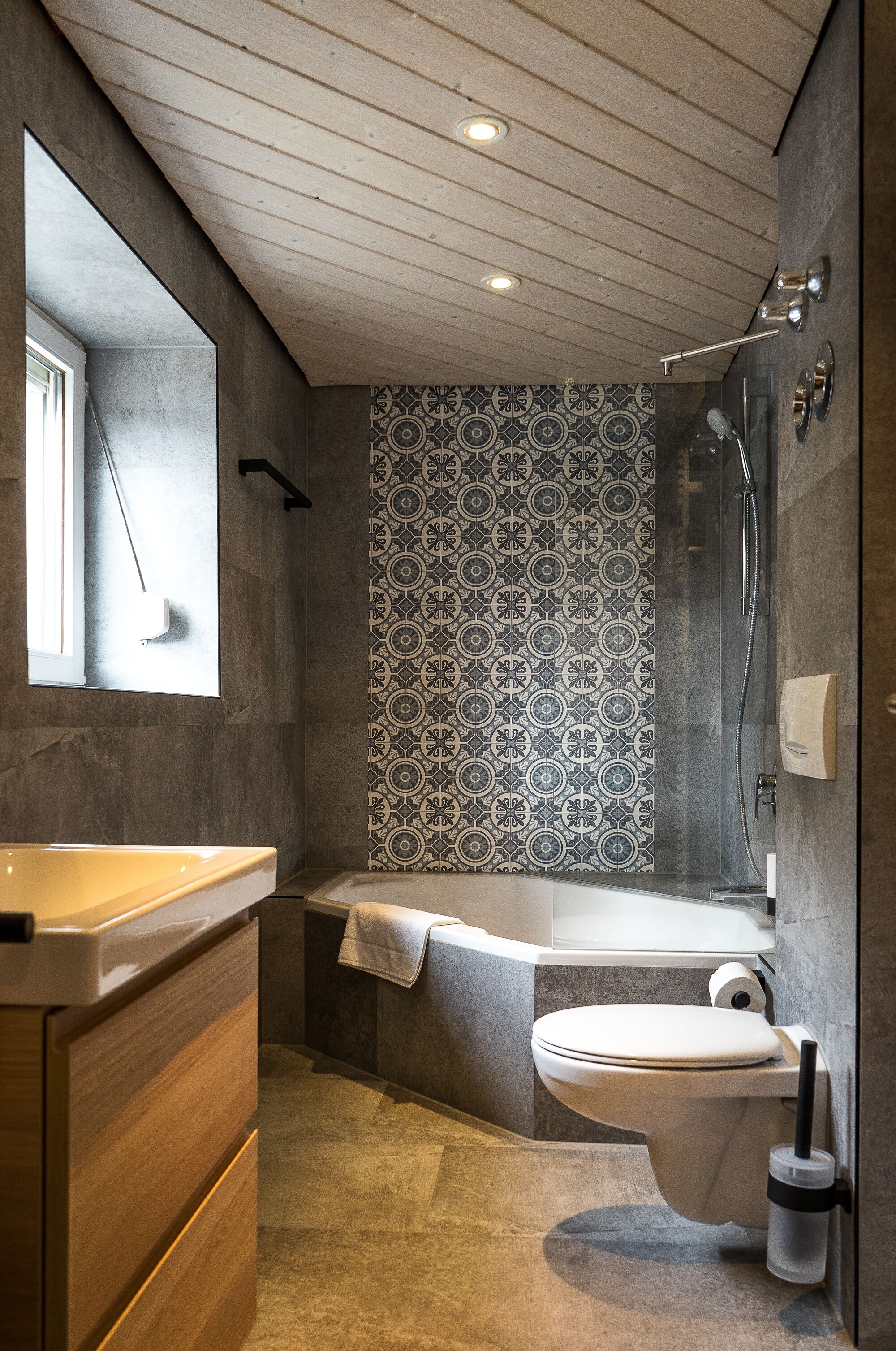 Double Room, Garden View | Bathroom | Hair dryer, towels, soap, toilet paper