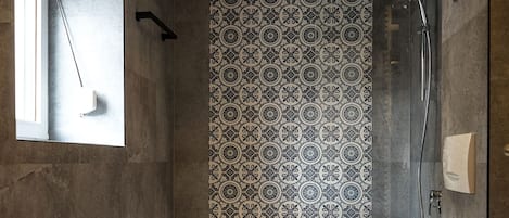 Chambre Double, vue jardin | Salle de bain