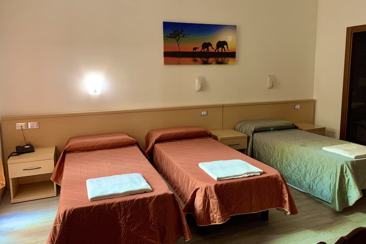 Egyptian cotton sheets, premium bedding, memory foam beds, desk