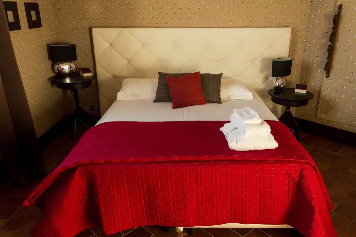 Chambre Double | Minibar, coffres-forts dans les chambres, bureau, Wi-Fi gratuit