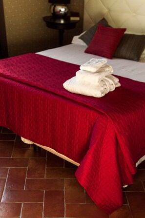 Double Room | Minibar, in-room safe, desk, free WiFi - Casa Calicantus (Milan)