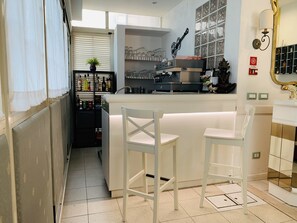 Bar (in der Unterkunft)