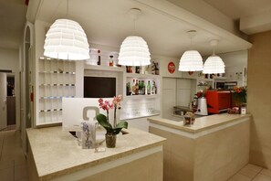 بار (في المنشاة)