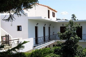 Exterior - Manolas Studios (Skiathos)