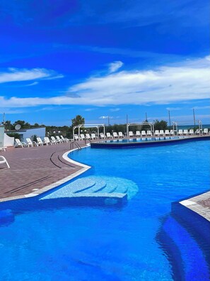 Seasonal outdoor pool, pool loungers - Villaggio La Giara (Vieste)