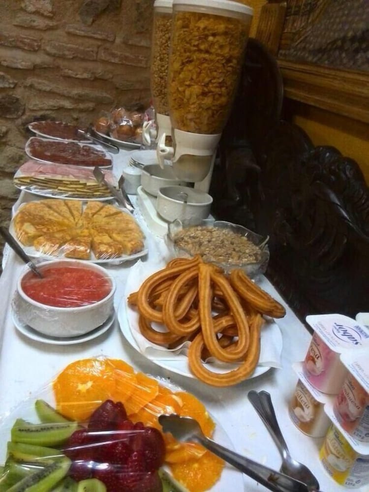 Hostal Casa De Cisneros by null