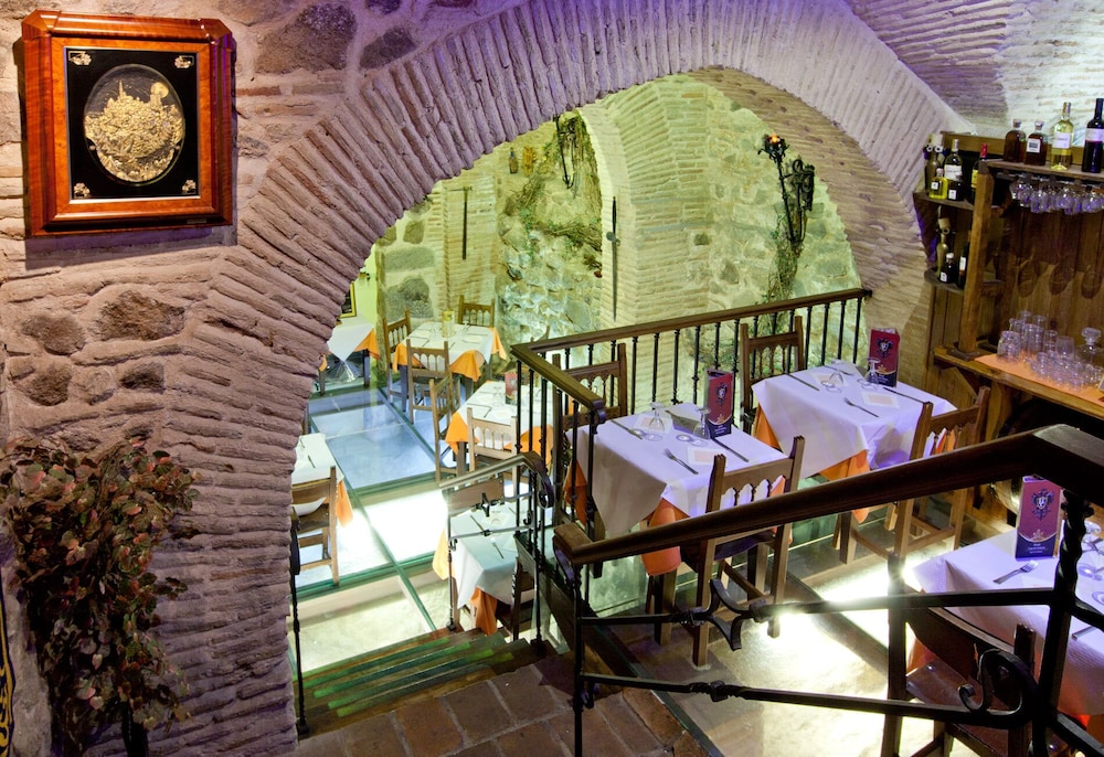 Hostal Casa De Cisneros by null