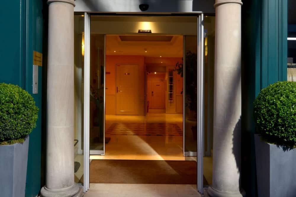 Hôtel Montbriand Antony