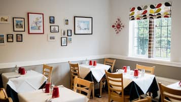 Daily continental breakfast (GBP 10 per person)