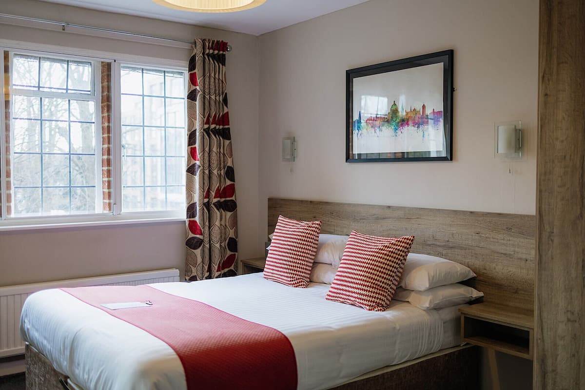 Superior Double Room | Desk, iron/ironing board, free WiFi, bed sheets
