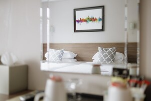 Twin Room | Desk, iron/ironing board, free WiFi, bed sheets