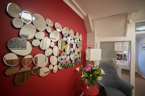 Interior detail - Red Mullions Guest House (Oxford)