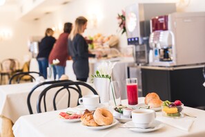 Daily buffet breakfast for a fee