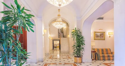 Raeli Hotel Lux