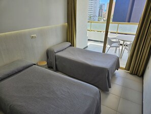 Cribs/infant beds - Maria Victoria Apartments (Benidorm)