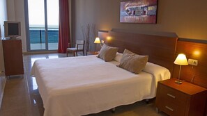 Lejlighed - 3 soveværelser - delvis havudsigt | Strygejern/strygebræt, gratis Wi-Fi, sengetøj