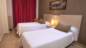 Iron/ironing board, free WiFi, bed sheets - ESTIMAR Calpe Apartments 2 & two (Calpe)