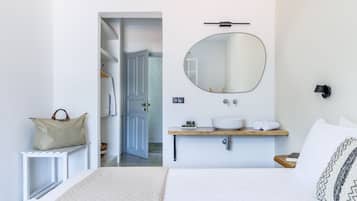 In-room safe, iron/ironing board, free WiFi, bed sheets