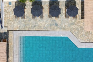 Outdoor pool, open 9:00 AM to 9:00 PM, pool umbrellas, sun loungers - Aperitton (Skopelos)