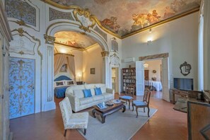 Room - Palazzo Aldobrandini - Prestigious Historic Residence (Florence)