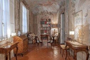 Interior - Palazzo Aldobrandini - Prestigious Historic Residence (Florence)
